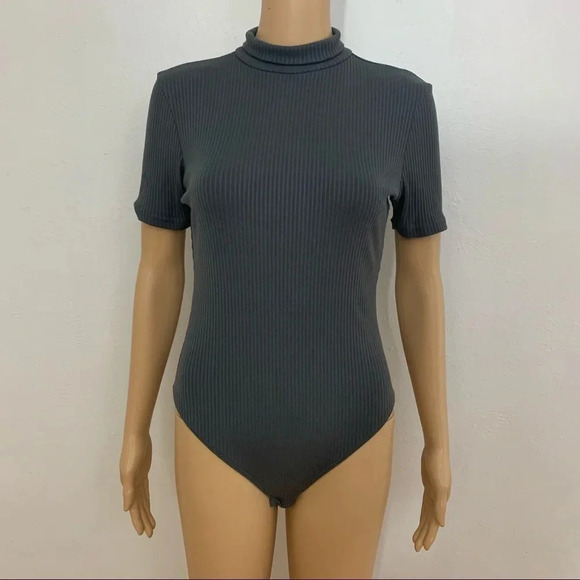 Gap bodysuit - Picture 1 of 8